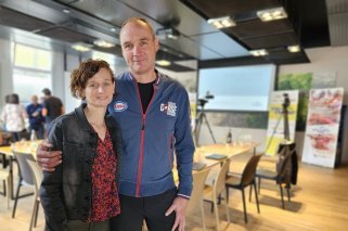 Eddy Bérard tente le pari de changer de voiture, par amour pour son épouse et co-pilote Florence.